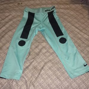 Nike Pro Capri Leggings